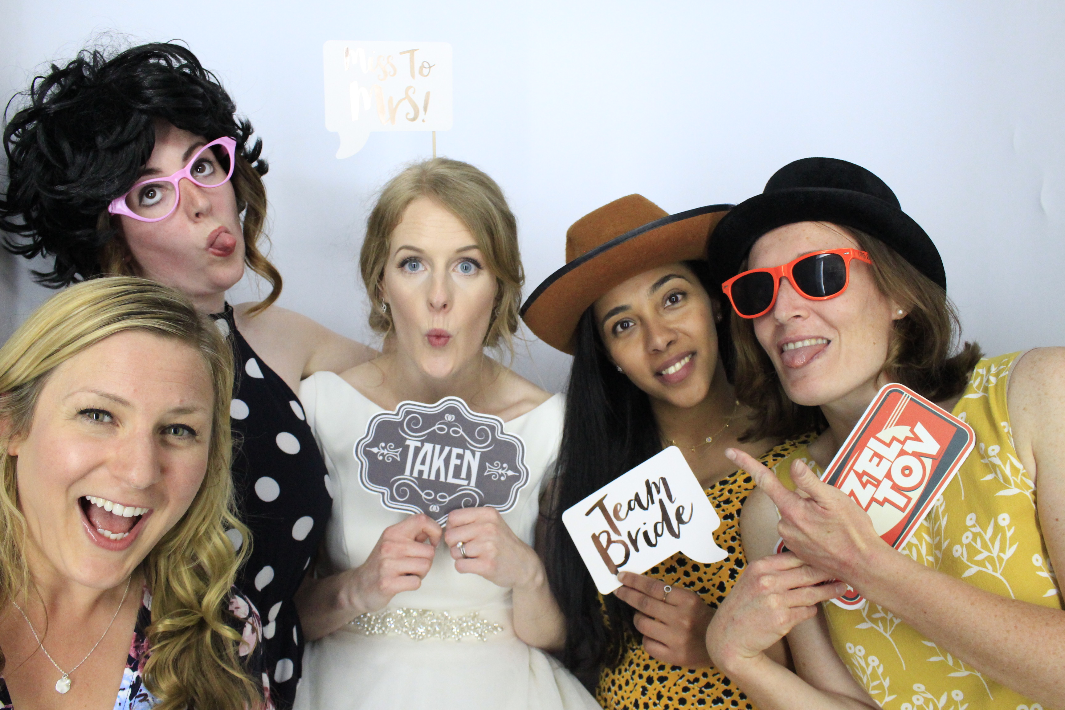 Andy and Emma's Wedding | View more photos from the event at gallery.myphotoboothexperience.co.uk/u/MyPhotoBoothExperienceLtd/Andy-and-Emmas-Wedding